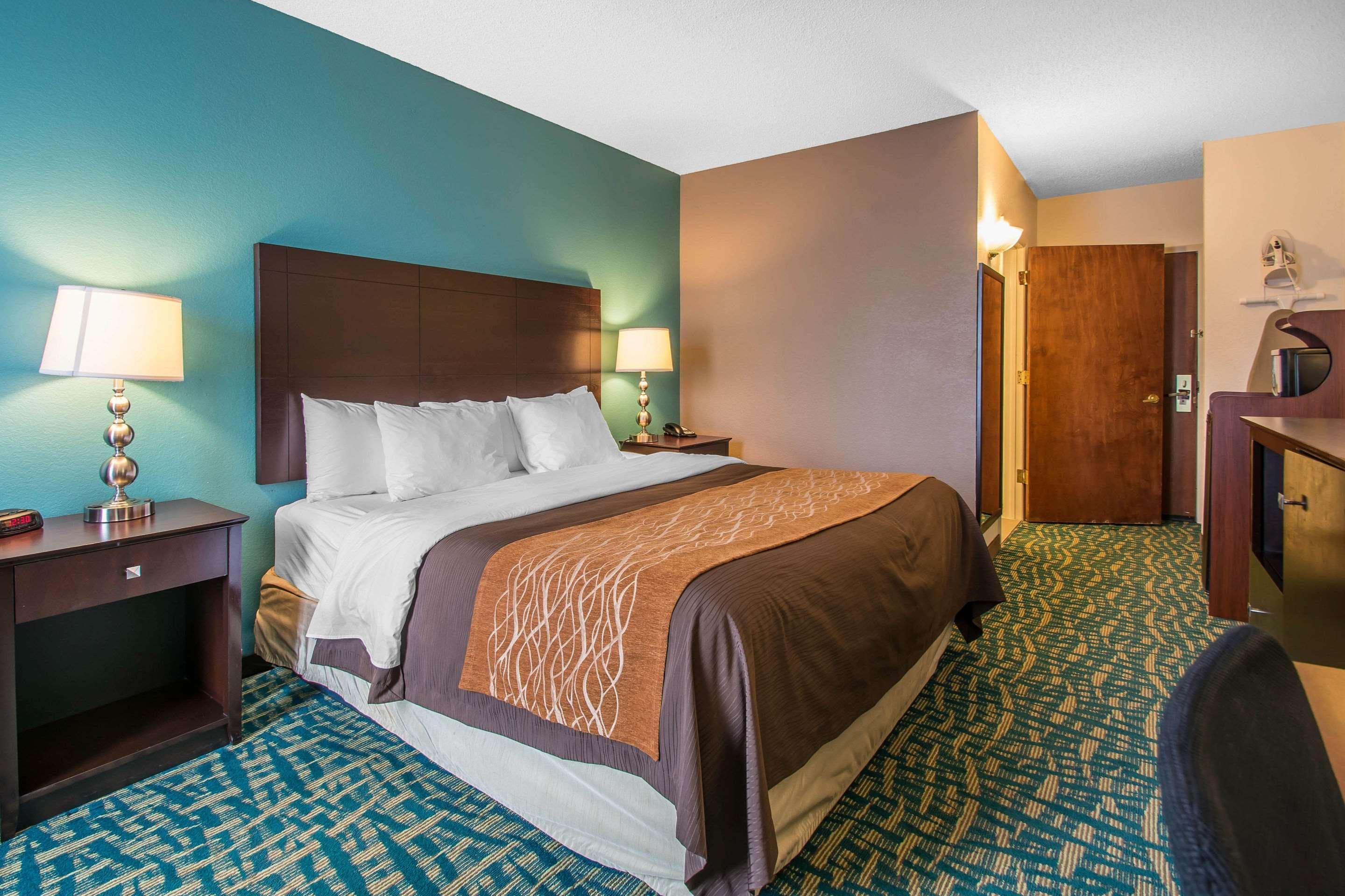 Comfort & Lauderdale West Turnpike Hotel Lauderdale Lakes