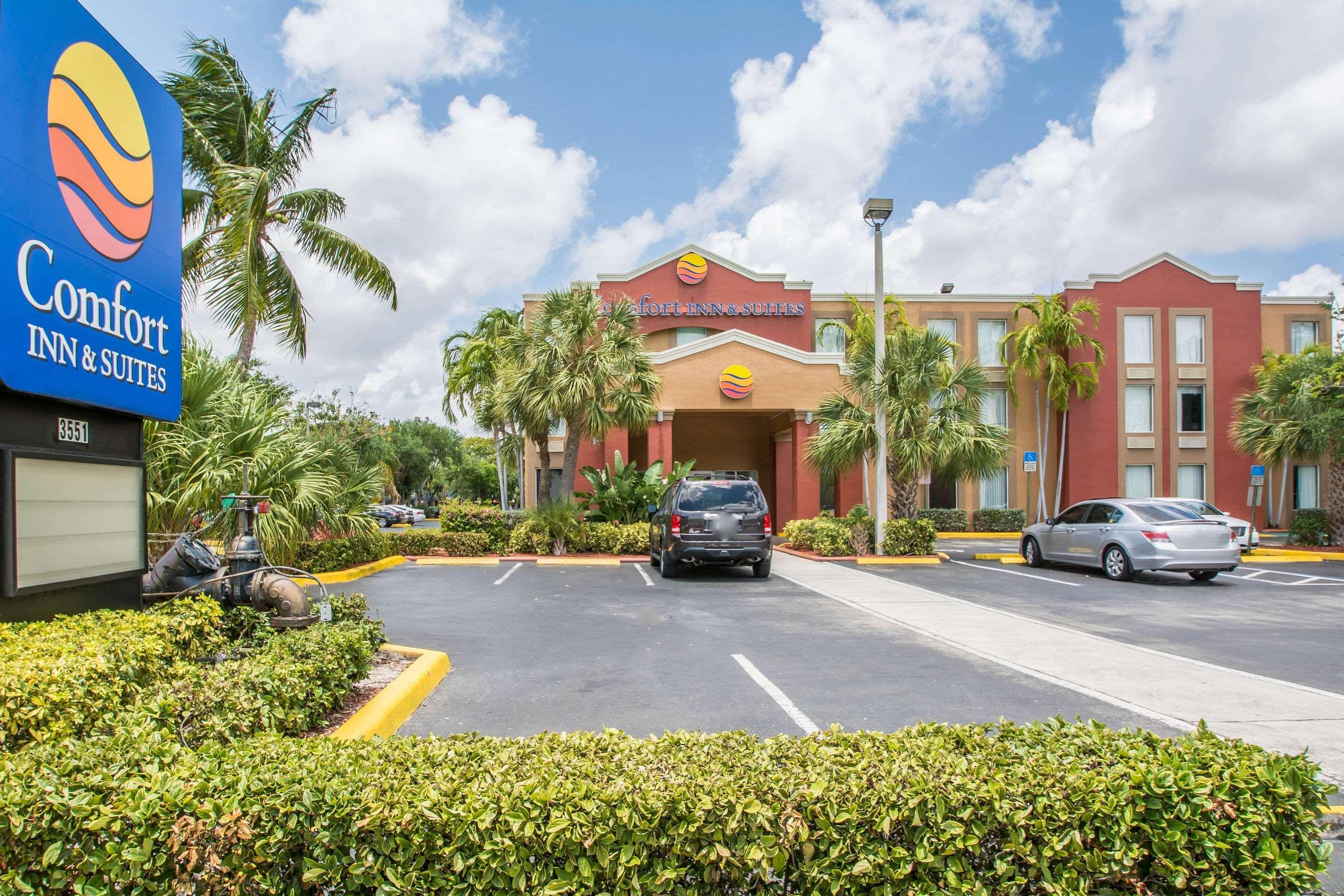 Comfort & Lauderdale West Turnpike Hotel Lauderdale Lakes