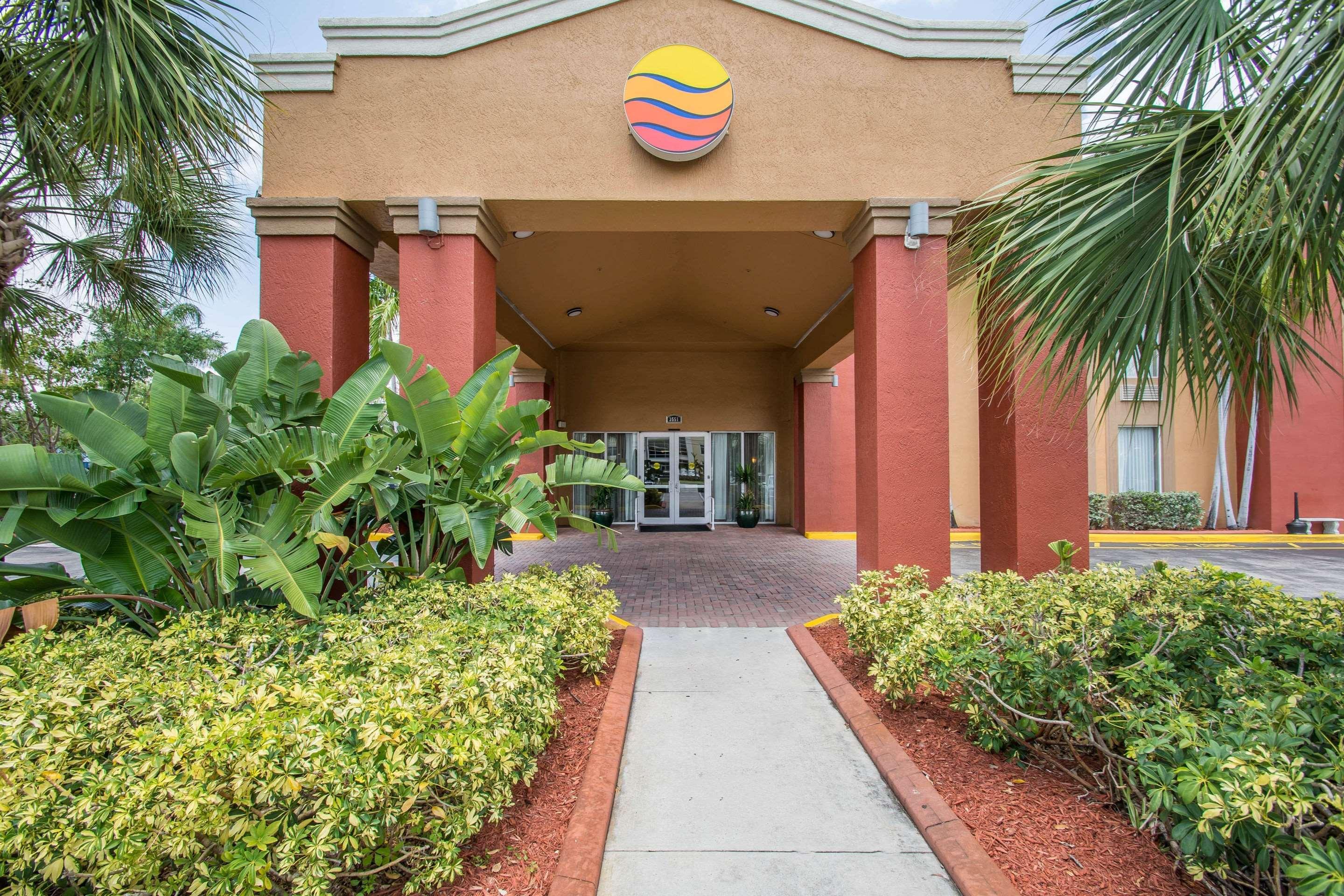 Comfort & Lauderdale West Turnpike Lauderdale Lakes