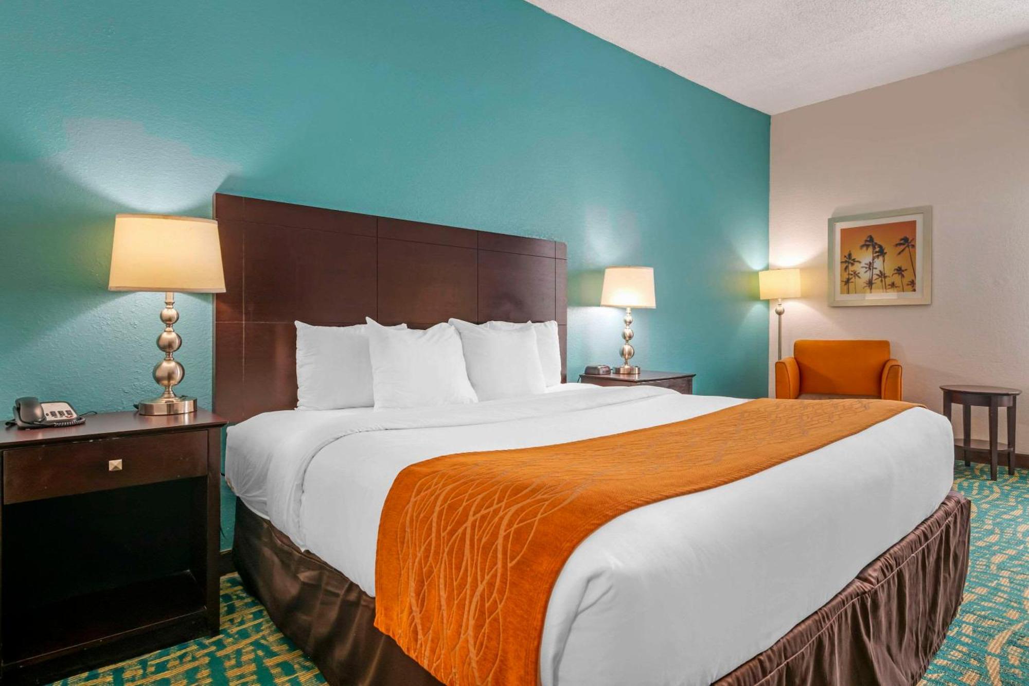 Comfort & Lauderdale West Turnpike Hotel Lauderdale Lakes